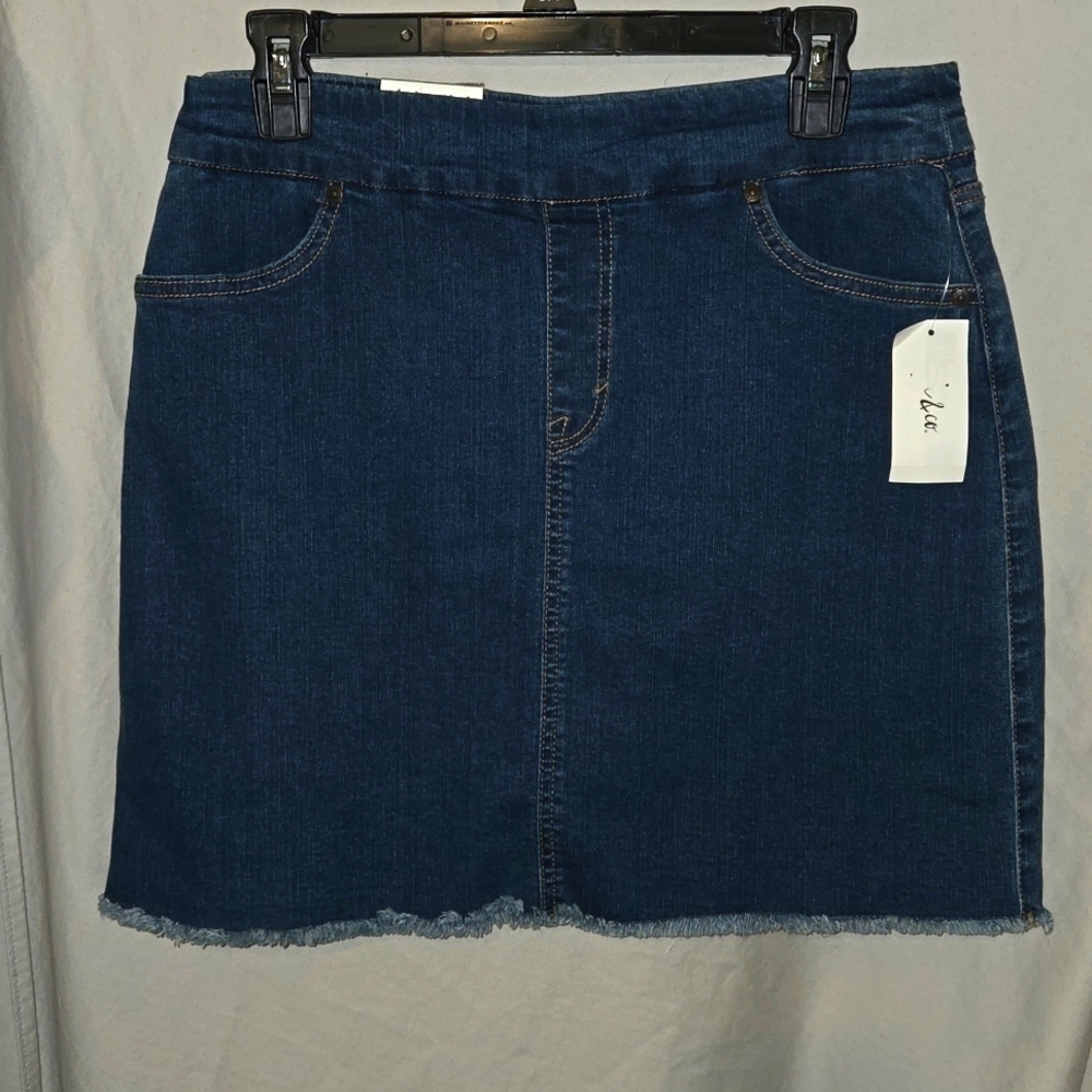 Style And Co Medium blue Denim Skort, NEW